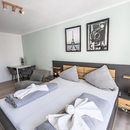 Apartment Fuer 3 Gaeste Mit Kostenlosen Parkplaetzen Und Lift ฮันโนเวอร์ ภายนอก รูปภาพ